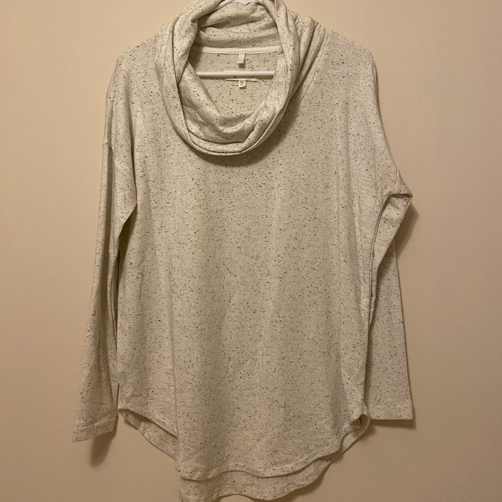 Very soft loose turtleneck. Lou & Grey by Loft